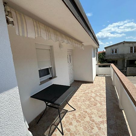 Apartmani Matovina Vir Eksteriør billede